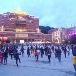 Tout le monde connait la chorégraphie!