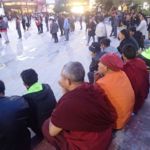 Les moines sont là pour surveiller