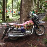 Les motos sont décorées! Et elles passent partout!